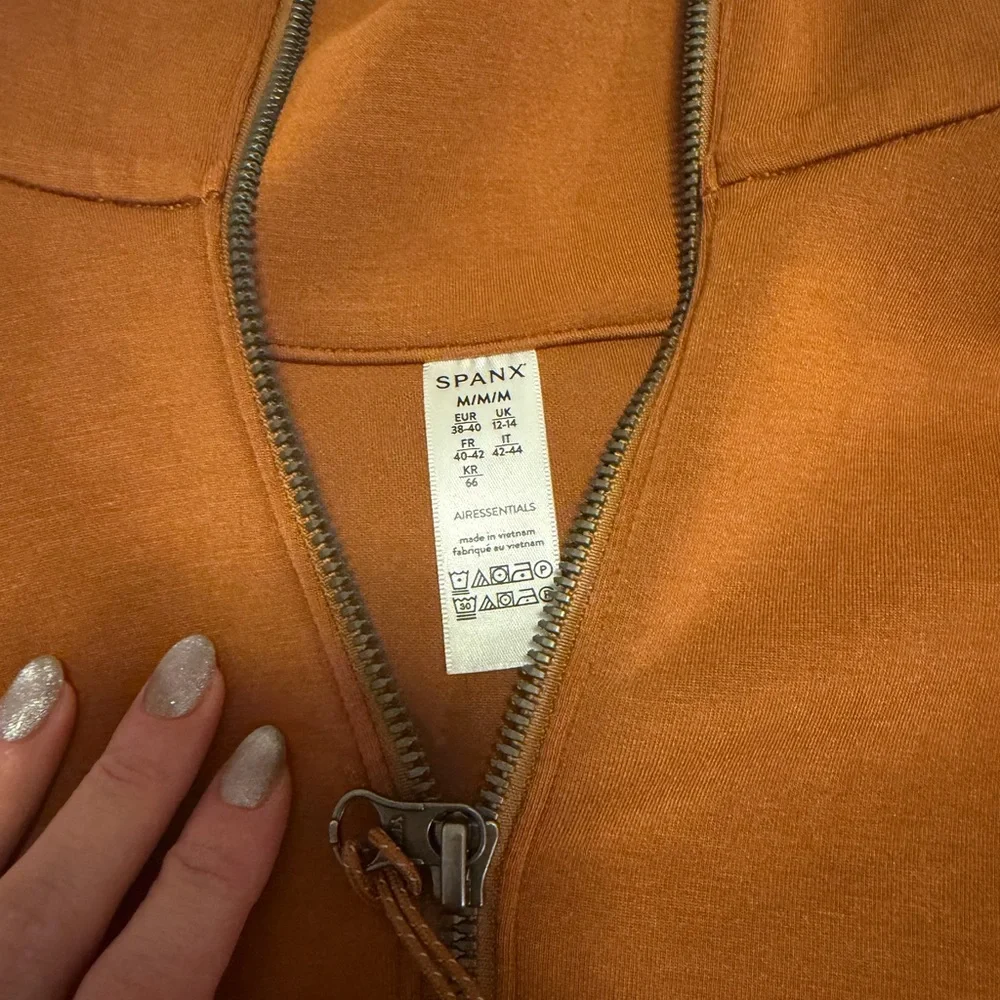 SPANX Air Essentials SET - M top/XS pant - Picture 4 of 5